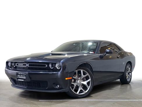 Used 2017 Dodge Challenger SXT Plus image 1