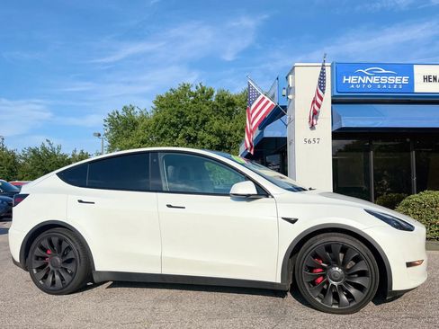 Used 2022 Tesla Model Y Performance AWD/4WD image 13