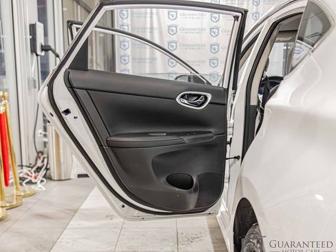 Used 2015 Nissan Sentra SL image 33