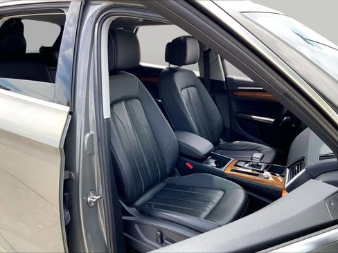 Used 2023 Audi Q5 2.0T Premium Plus w/ Premium Plus Package AWD/4WD image 9