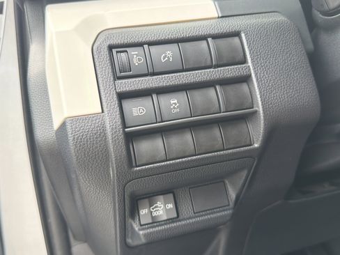 Certified 2024 Toyota Tacoma TRD Off-Road AWD/4WD image 13