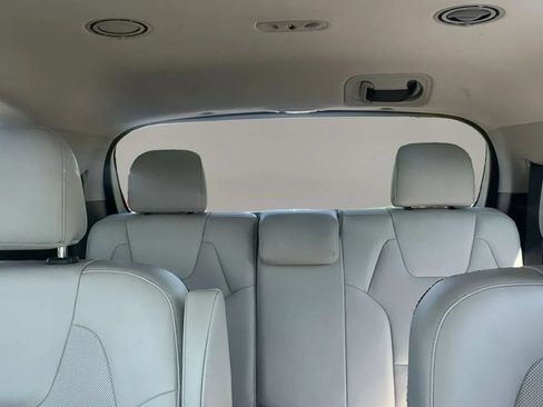 Used 2022 Kia Telluride S AWD/4WD image 32