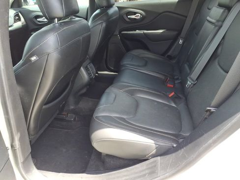 Used 2015 Jeep Cherokee Limited w/ Luxury Group AWD/4WD image 24