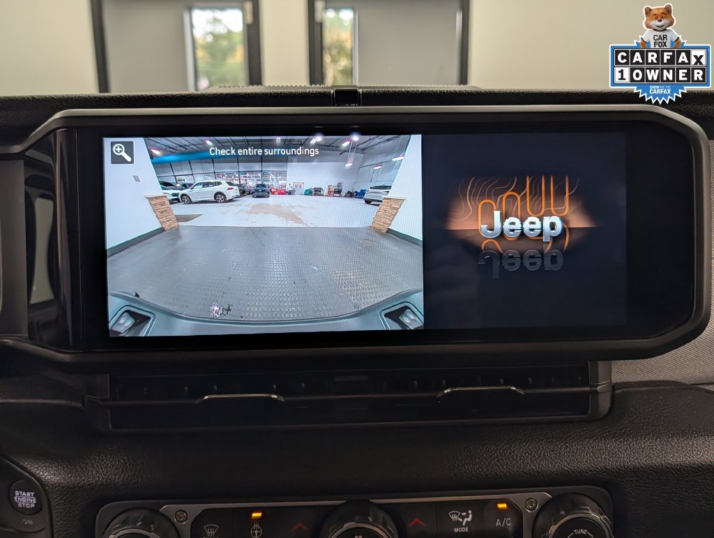 Used 2025 Jeep Gladiator Sport AWD/4WD image 13
