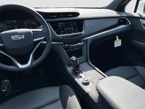 New 2025 Cadillac XT6 Luxury w/ LPO, Floor Liner Package image 29