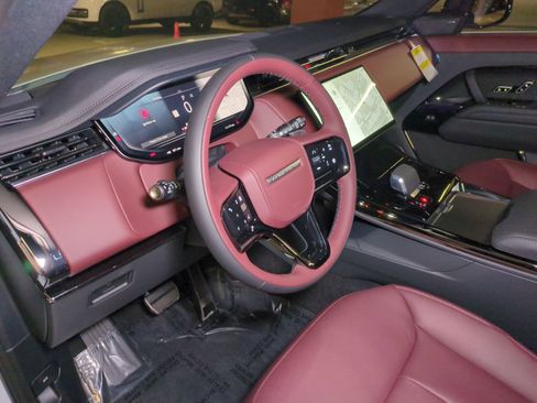 New 2026 Land Rover Range Rover Sport Dynamic SE AWD/4WD image 16