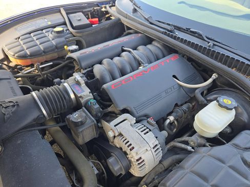 Used 2004 Chevrolet Corvette Coupe w/ Preferred Equipment Group RWD image 27
