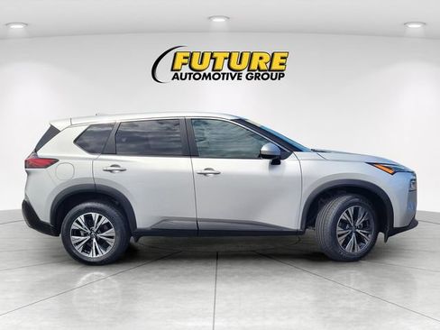 Certified 2023 Nissan Rogue SV FWD image 3