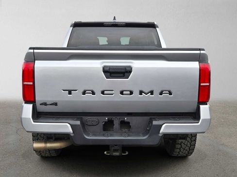 Used 2024 Toyota Tacoma SR5 AWD/4WD image 5