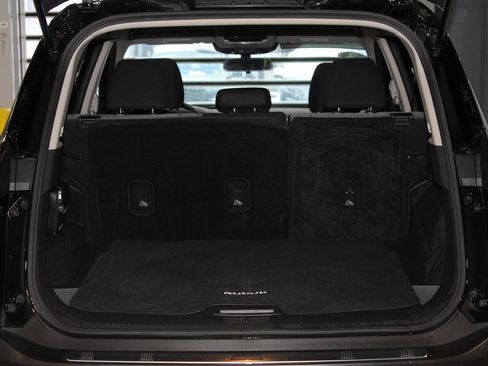 Used 2023 Nissan Rogue SV image 43