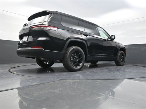 New 2025 Jeep Grand Cherokee L Altitude image 23