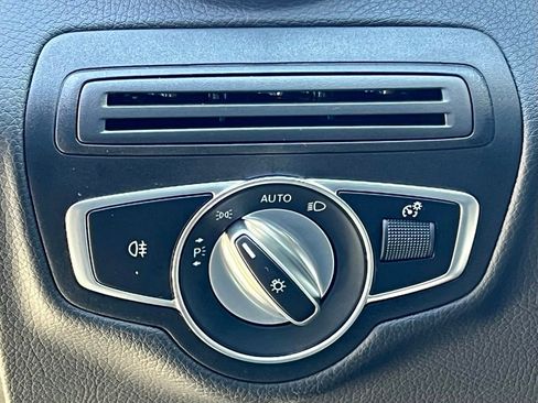 Certified 2022 Mercedes-Benz GLC 300 4MATIC image 36