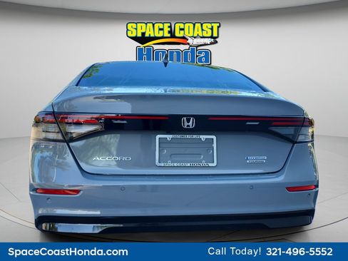 Used 2025 Honda Accord Touring image 4