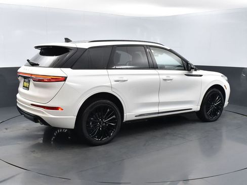 New 2025 Lincoln Corsair Reserve w/ Jet Appearance Package image 4