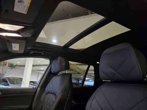Used 2024 BMW X5 xDrive40i w/ Premium Package image 19