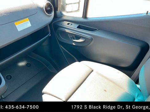 Used 2025 Mercedes-Benz Sprinter 2500 image 10