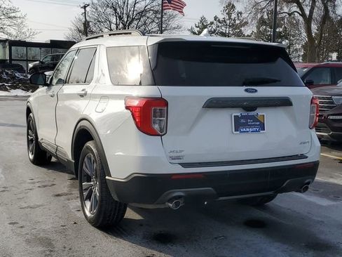 Certified 2022 Ford Explorer XLT w/ Equipment Group 202A image 3
