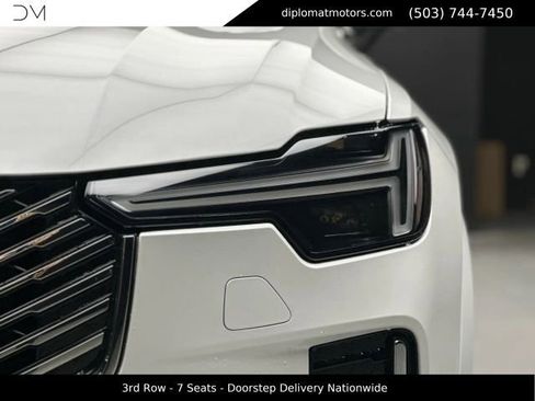 Used 2025 Volvo XC90 T8 Ultra w/ Protection Package Premier AWD/4WD image 12