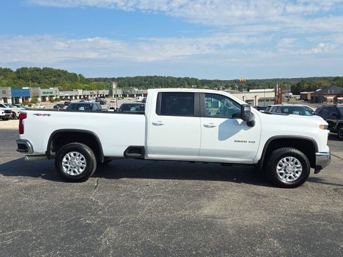 Used 2024 Chevrolet Silverado 3500 LT AWD/4WD image 10