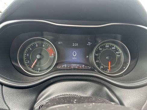 Used 2020 Jeep Cherokee Trailhawk AWD/4WD image 11
