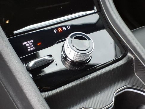 Used 2025 Jeep Grand Cherokee Limited image 26