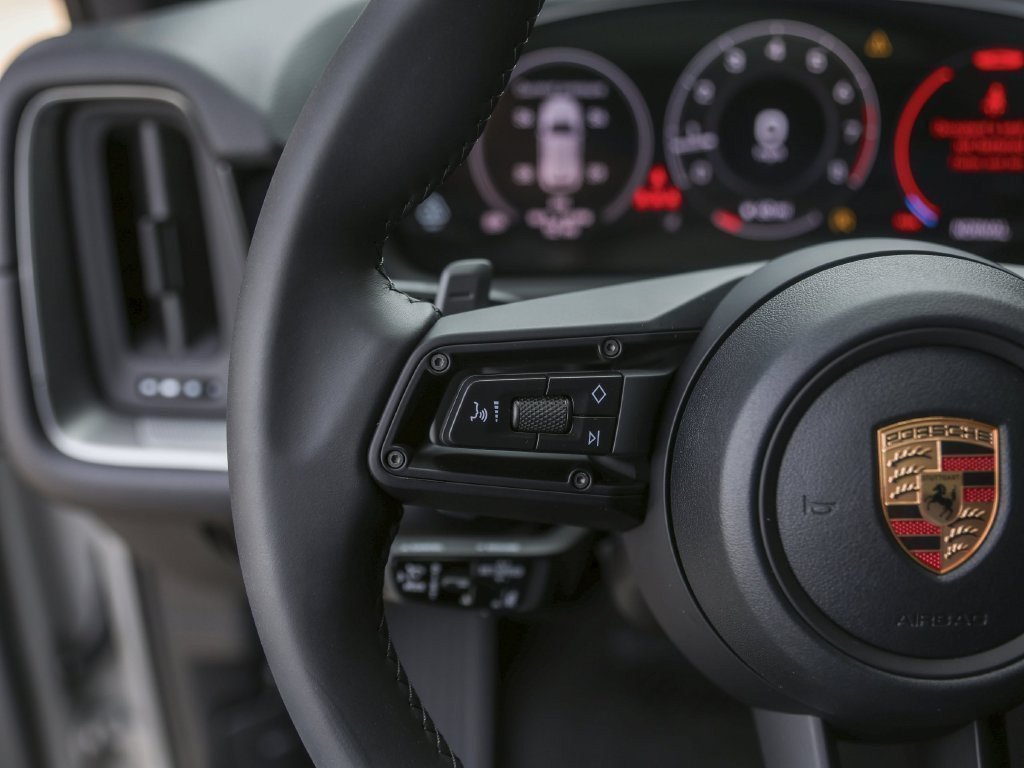 Certified 2026 Porsche Cayenne AWD/4WD image 21
