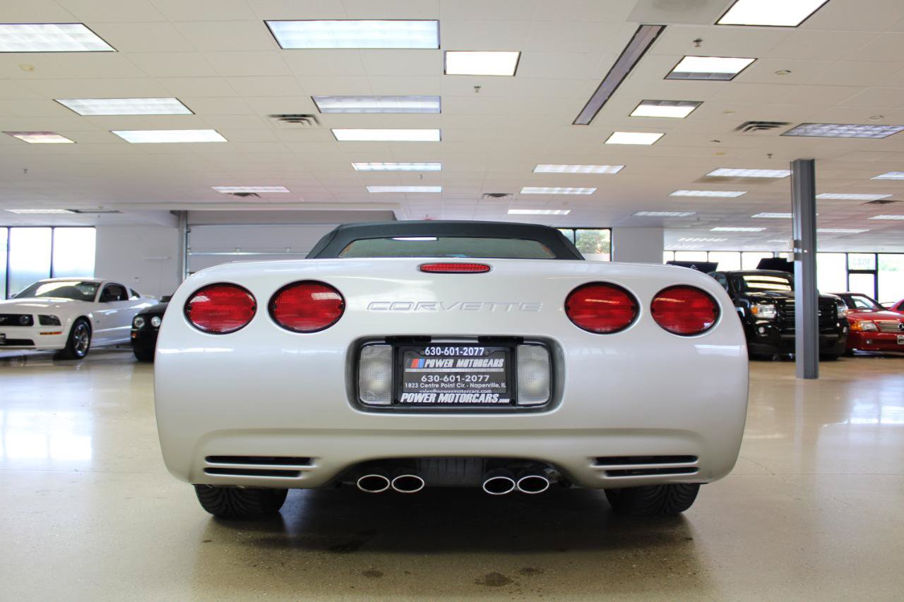 Used 2004 Chevrolet Corvette Convertible w/ Preferred Equipment Group RWD image 18