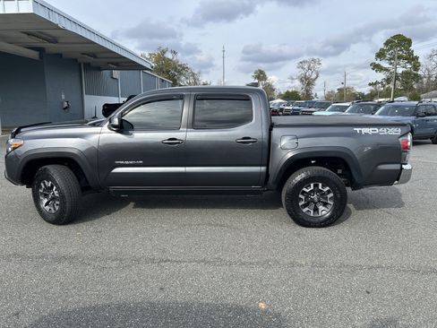 Used 2022 Toyota Tacoma TRD Off-Road image 4
