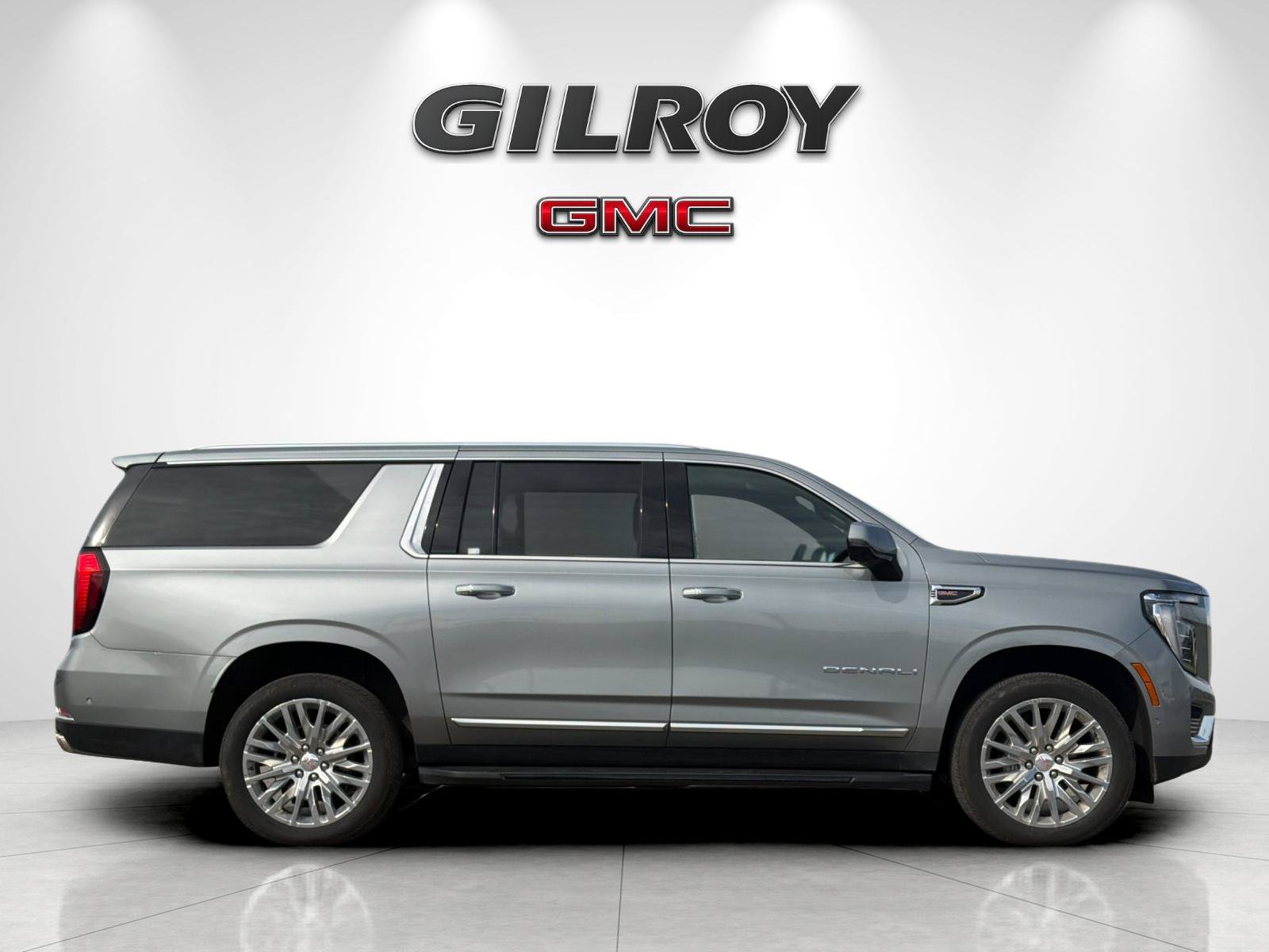 Used 2025 GMC Yukon XL Denali AWD/4WD image 2