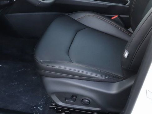 New 2024 Jeep Compass Latitude w/ Sun and Sound Group image 13