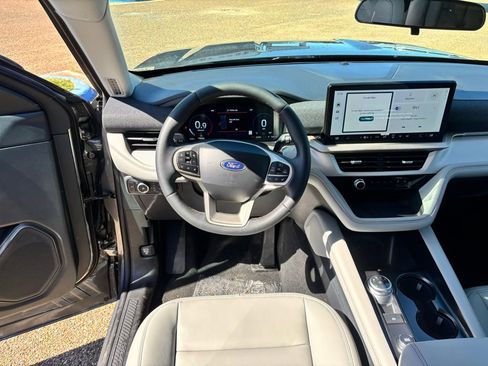 New 2026 Ford Explorer Active w/ Active Comfort Package image 11