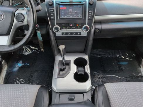 Used 2012 Toyota Camry SE FWD image 18