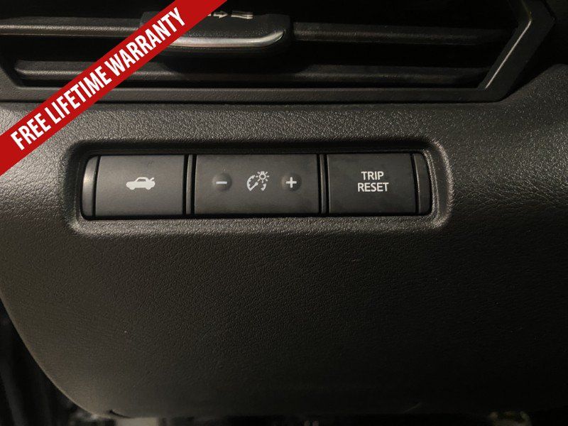 Used 2025 Nissan Altima 2.5 SV FWD image 33