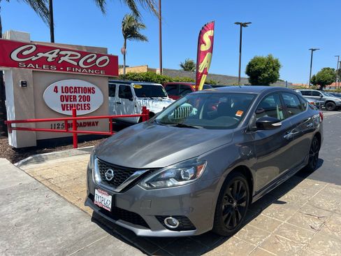 Used 2017 Nissan Sentra SR w/ SR Midnight Edition FWD image 4