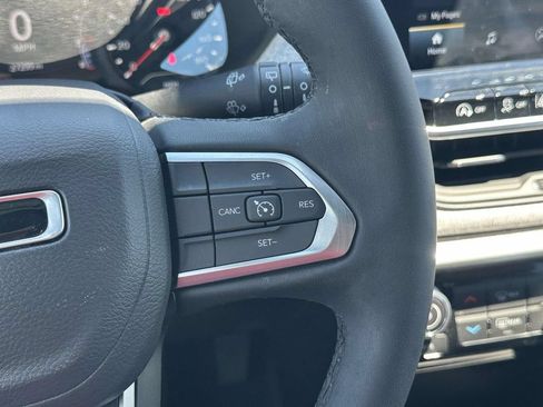Used 2024 Jeep Compass Latitude AWD/4WD image 23