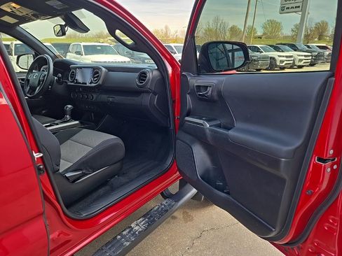 Used 2022 Toyota Tacoma TRD Sport AWD/4WD image 77