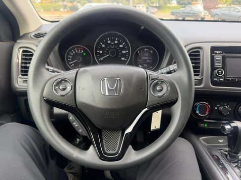 Used 2017 Honda HR-V LX image 8