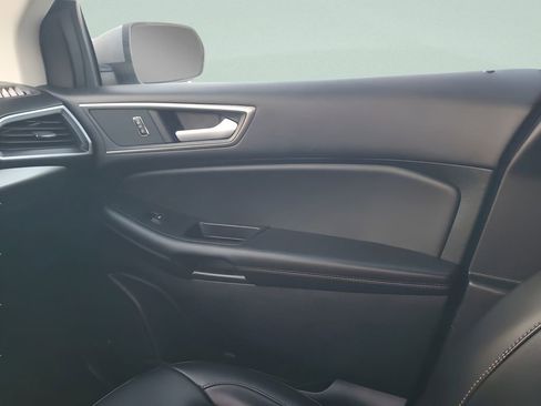Used 2024 Ford Edge SEL image 16