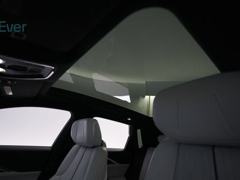 Used 2024 Cadillac Lyriq Luxury RWD image 25