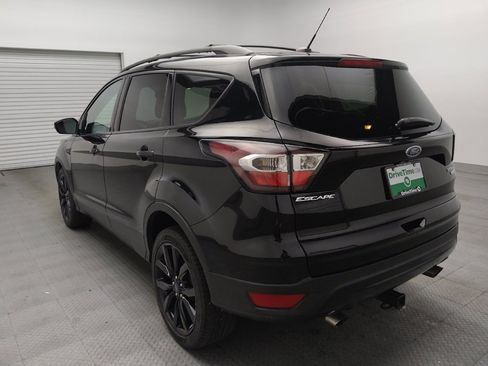 Used 2017 Ford Escape Titanium FWD image 5