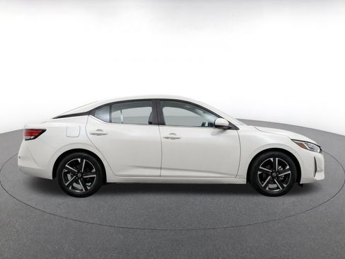 Used 2025 Nissan Sentra SV FWD image 10