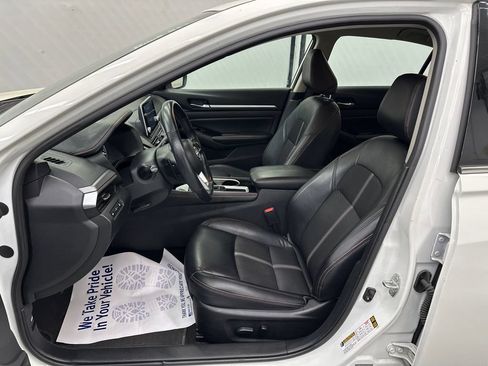 Used 2024 Nissan Altima 2.5 SR FWD image 9