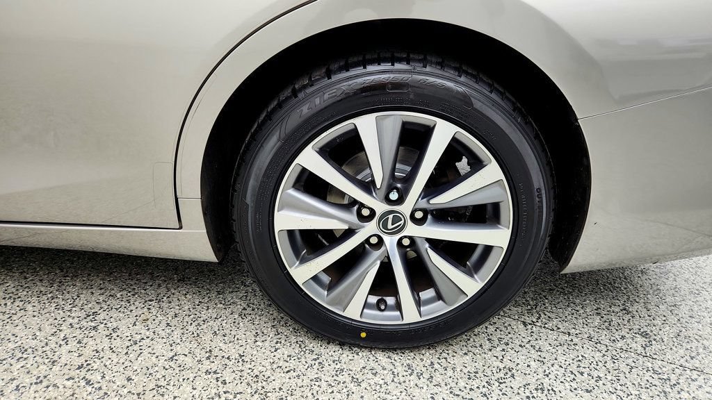 Used 2021 Lexus ES 250 w/ Accessory Package 2 AWD/4WD image 9