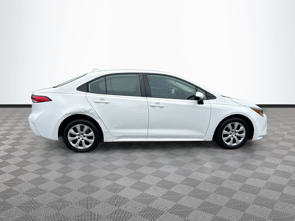 Used 2024 Toyota Corolla LE FWD image 5