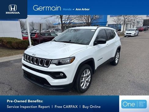 Used 2023 Jeep Compass Latitude AWD/4WD image 1