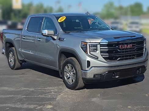 Used 2025 GMC Sierra 1500 SLT AWD/4WD image 10