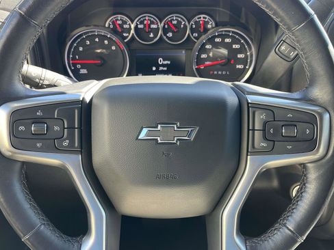 Used 2022 Chevrolet Silverado 1500 LT Trail Boss w/ Convenience Package II image 12