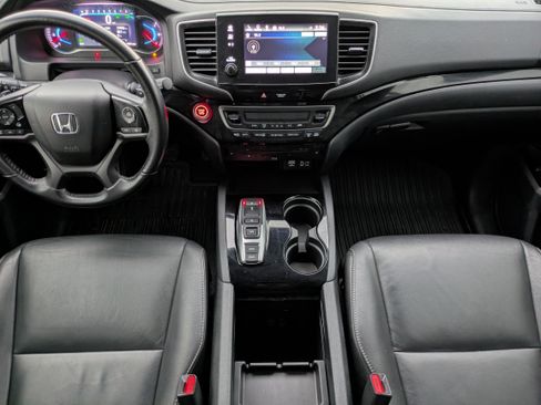 Used 2021 Honda Pilot Touring image 19
