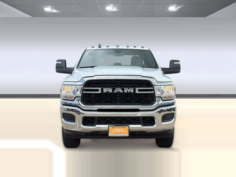 Used 2024 RAM 2500 Tradesman w/ Chrome Appearance Group image 6