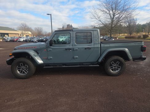 Used 2024 Jeep Gladiator Mojave image 6
